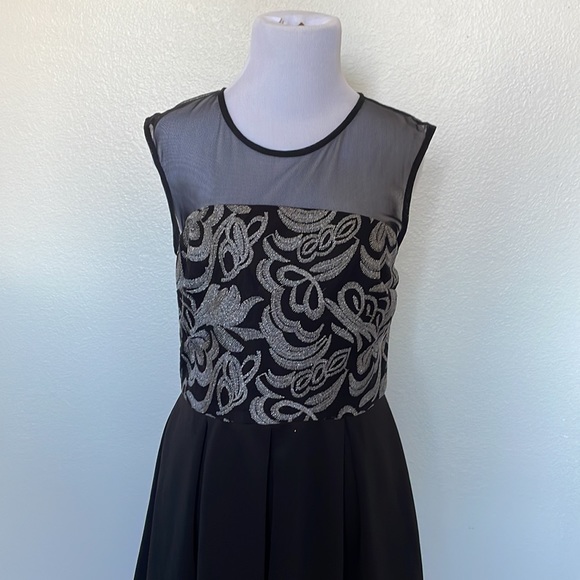 Formal black mid length dress - Picture 2 of 6
